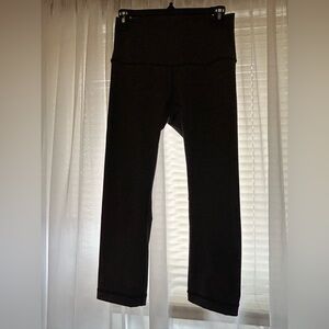 LULULEMON cropped heathered charcoal gray leggings with black stitching